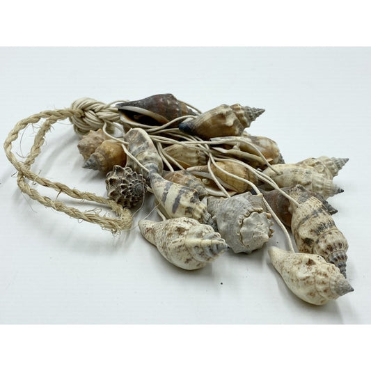 Aninika Shell Hanger